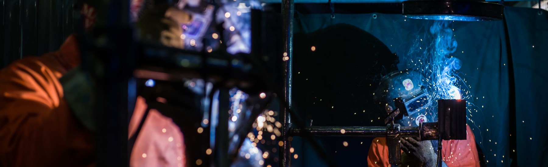 welder working